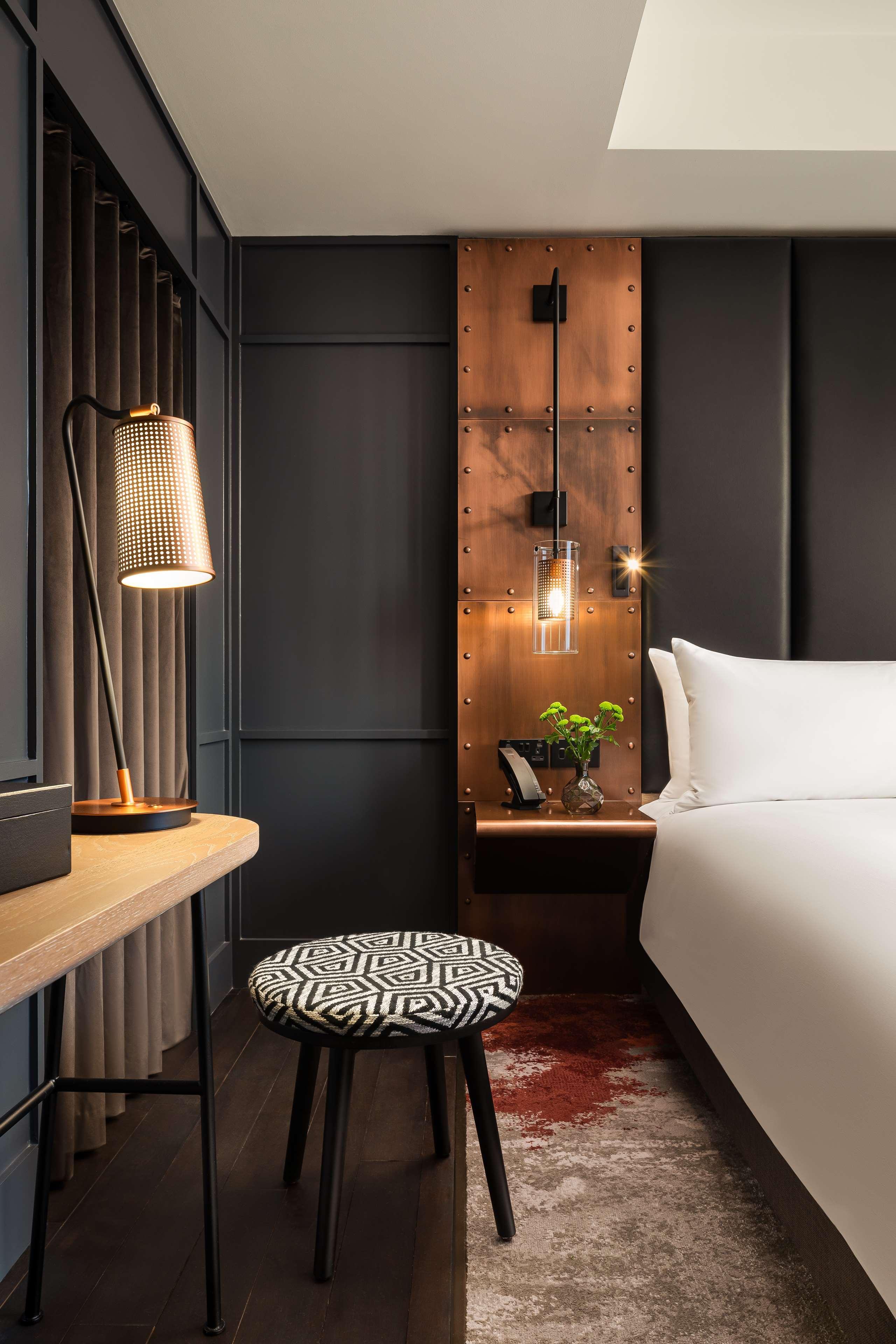 The Gantry London Curio Collection By Hilton Hotell Eksteriør bilde