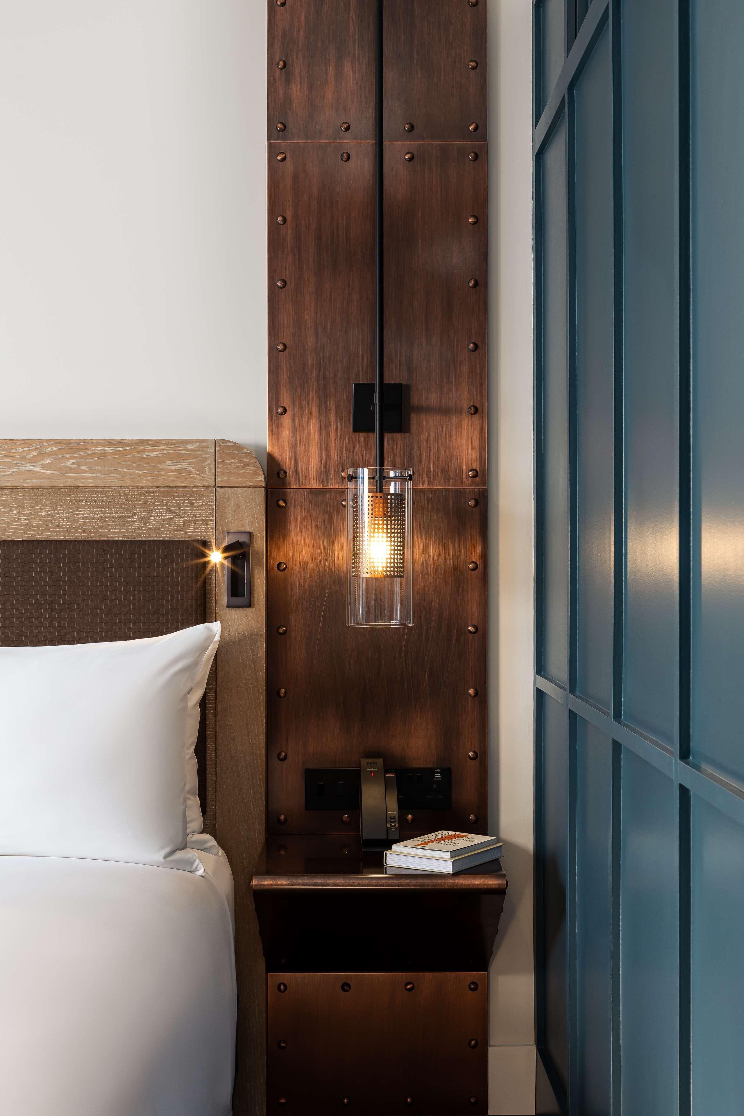 The Gantry London Curio Collection By Hilton Hotell Eksteriør bilde