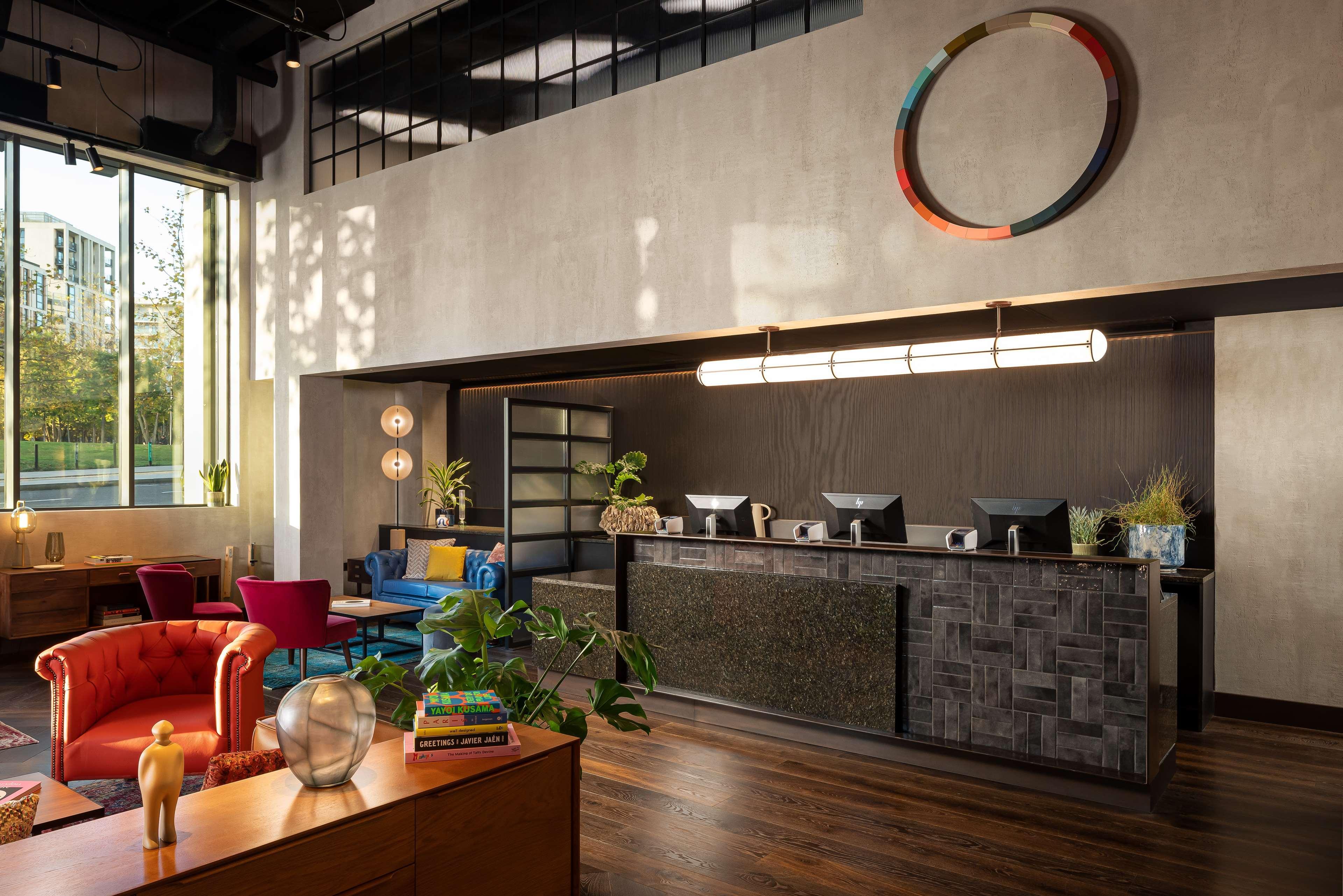 The Gantry London Curio Collection By Hilton Hotell Eksteriør bilde