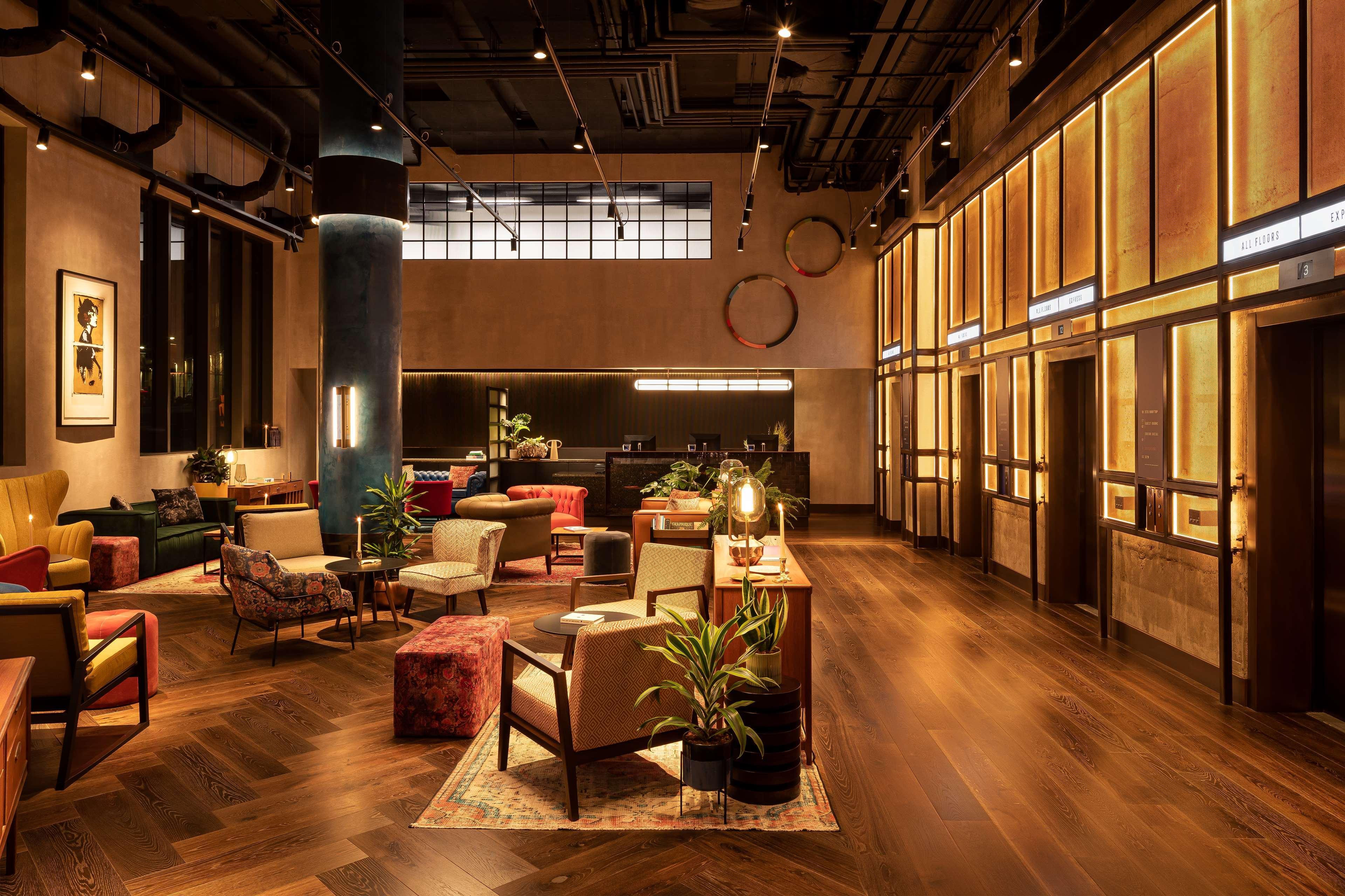 The Gantry London Curio Collection By Hilton Hotell Eksteriør bilde
